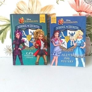 Disney descendants school of secrets books (2)